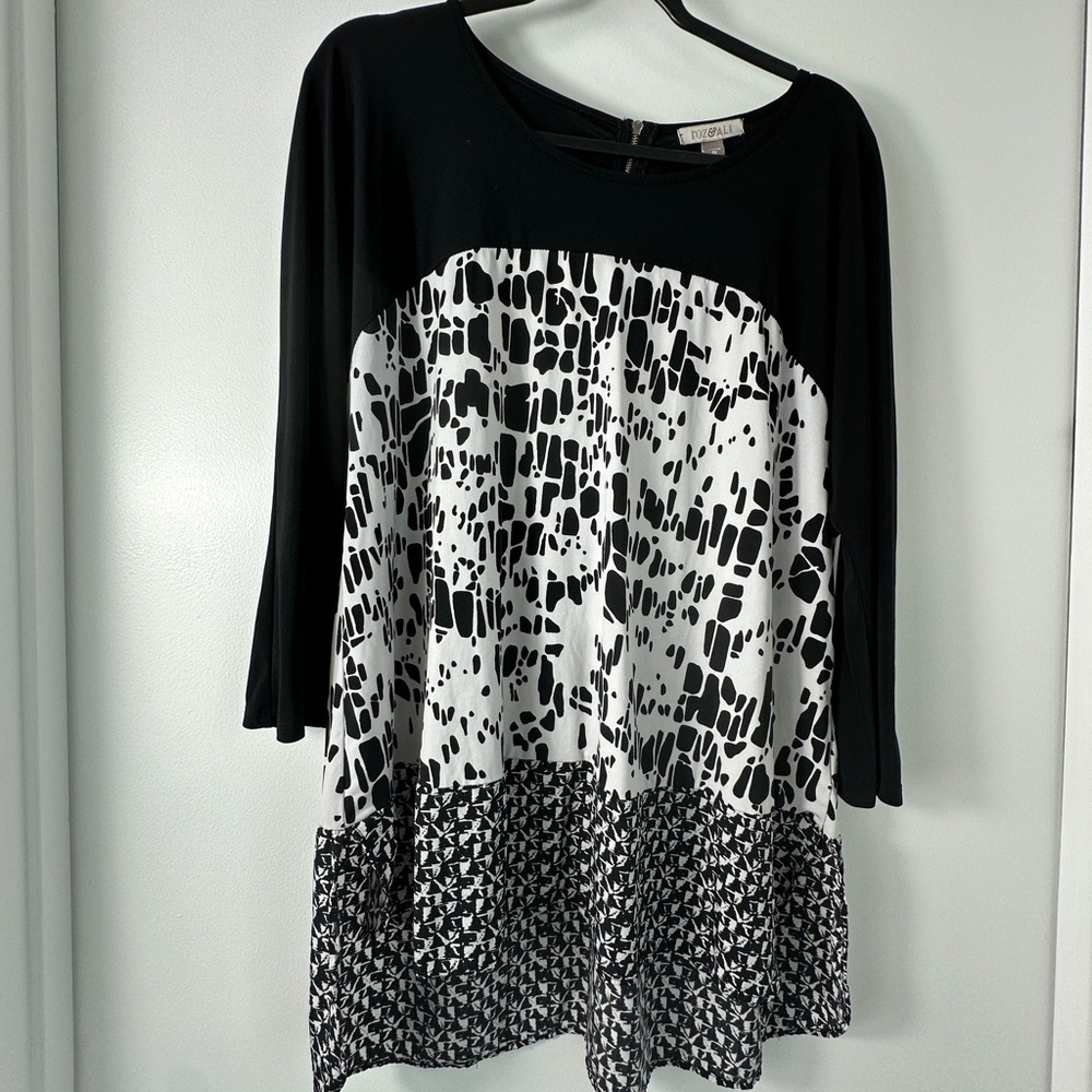 🩷 Roz & Ali Black and White Patterned Tunic